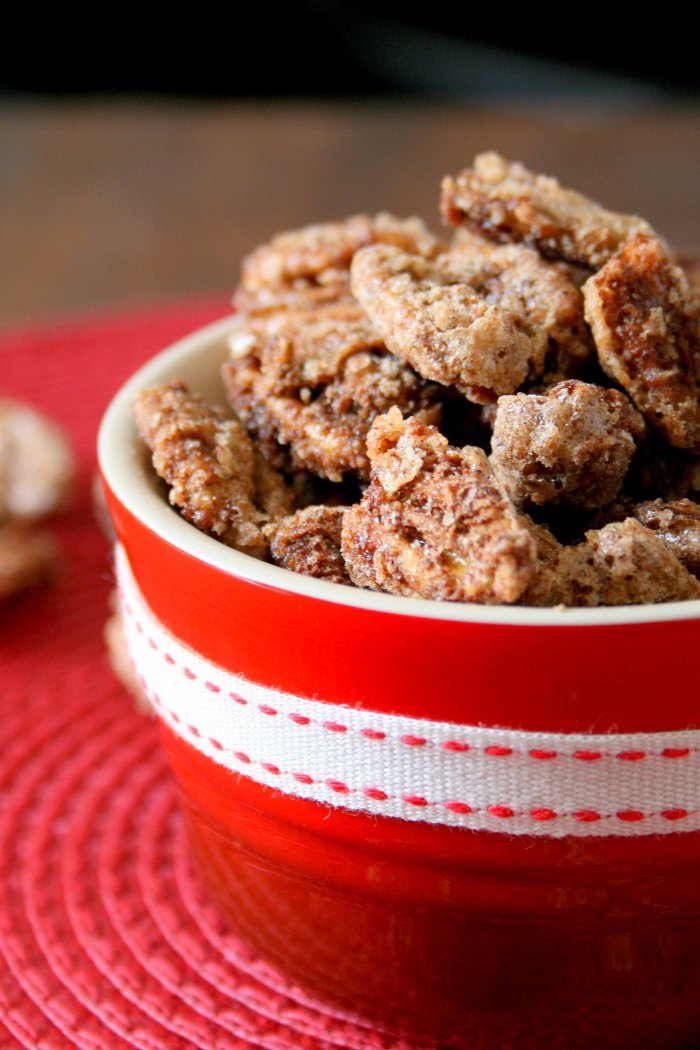Sugar and spice Christmas pecans