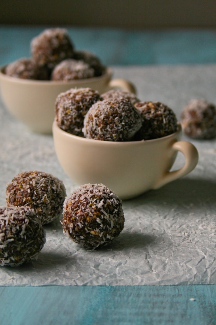 Easy date balls with video. 