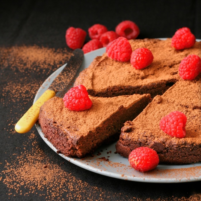 Chocolate cake with raspberries. 
