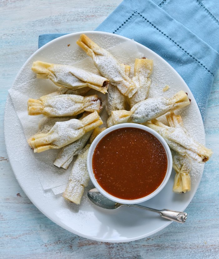 Phyllo Christmas crackers and caramel sauce